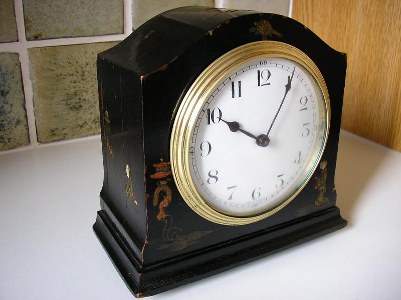 P2050006.JPG - A French Movement. Cleaned & serviced.