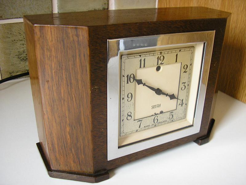P2140001.JPG - A Smiths Electric Movement. Cleaned & serviced.