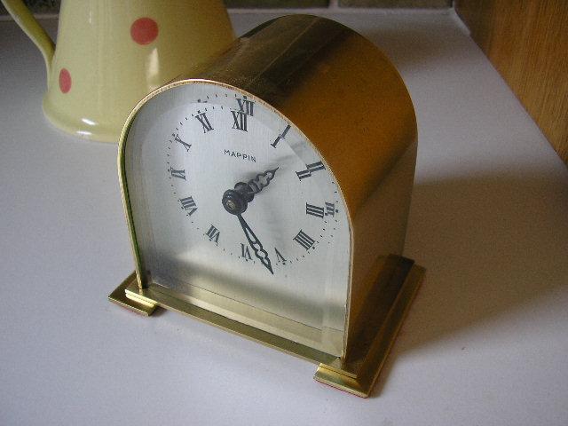 P8110003.JPG - A simple but elegant design produced & branded for Mappin's.  This was before Jonathan Mappin asked his Brother-in-Law George Webb to join him in 1858.  Thus could be 150+ years old. A complete clean & service returned it to domestic duties.