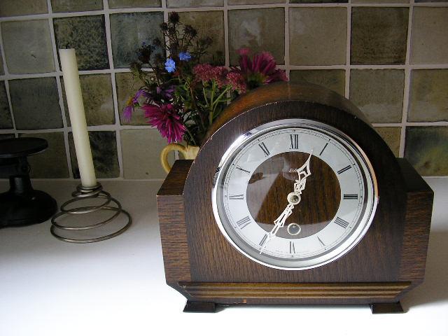 P9190001.JPG - A rare 'Enfield' timepiece.  From the early 30's.  Cleaned and repaired for daily use.
